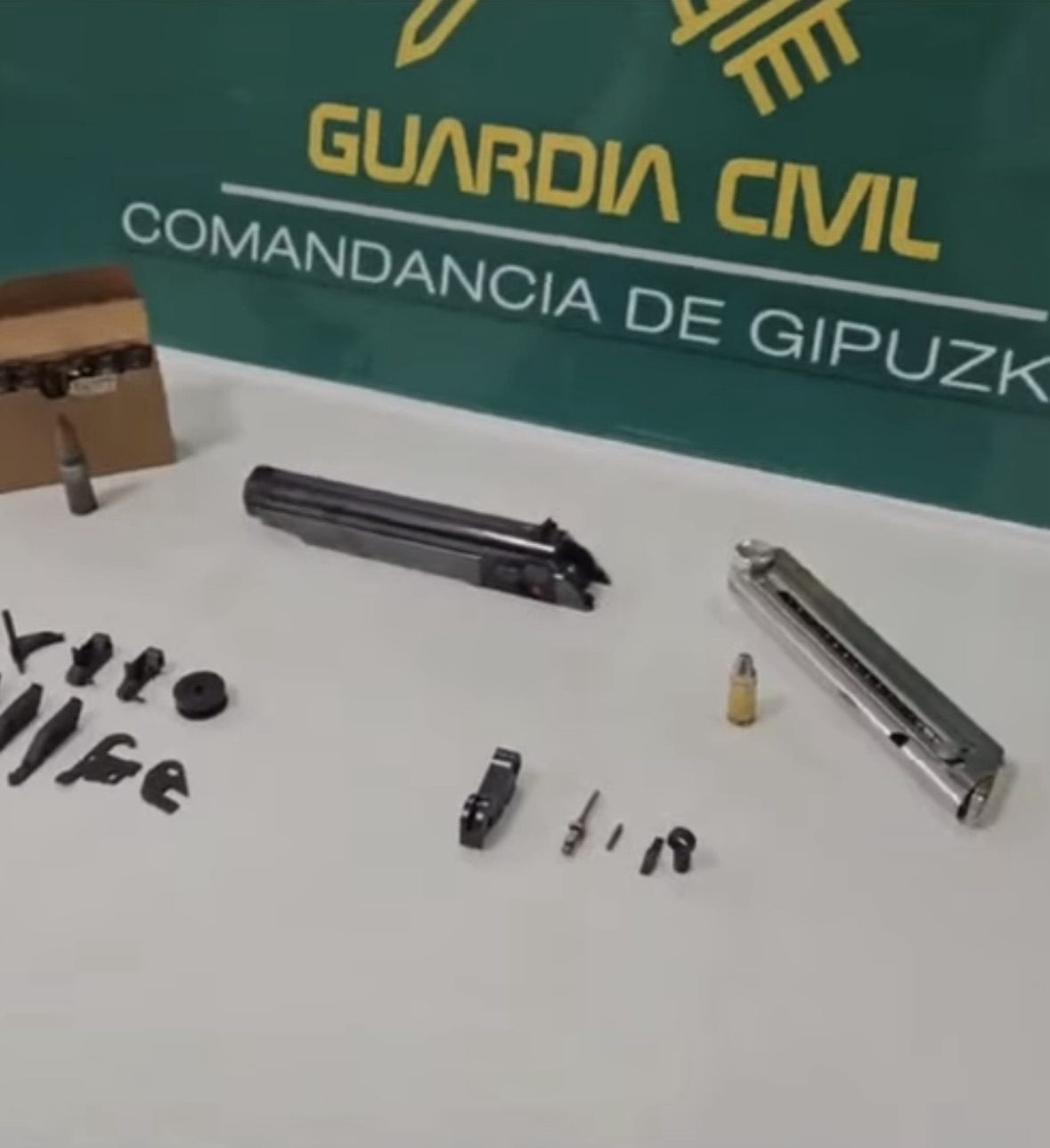 Intervenido en el Aeropuerto de Hondarribia: una pistola en el equipaje