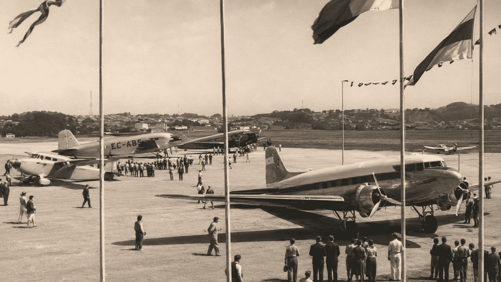 Cómo eran los aviones que inauguraron el Aeropuerto de Hondarribia